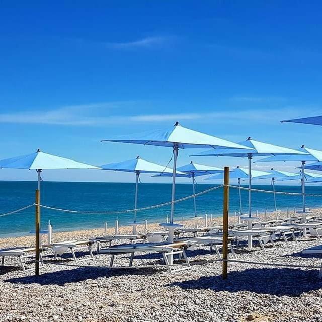 Residence Lido Dei Pini マッティナータ エクステリア 写真